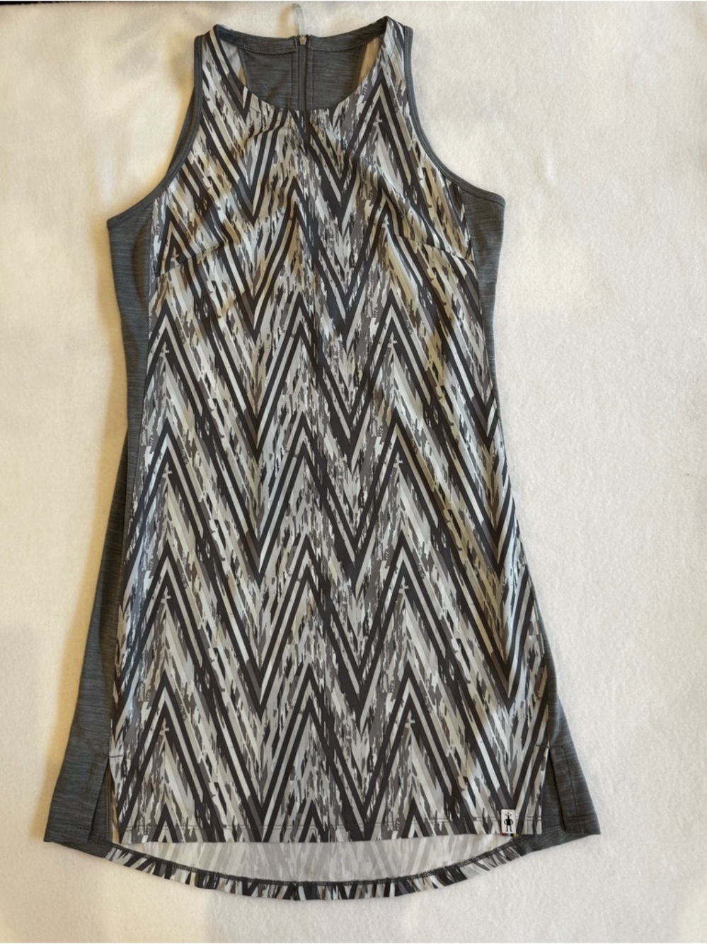 Smartwool Woman’s Merino Sport Tank Dress Gray Chevron Racerback EUC Small